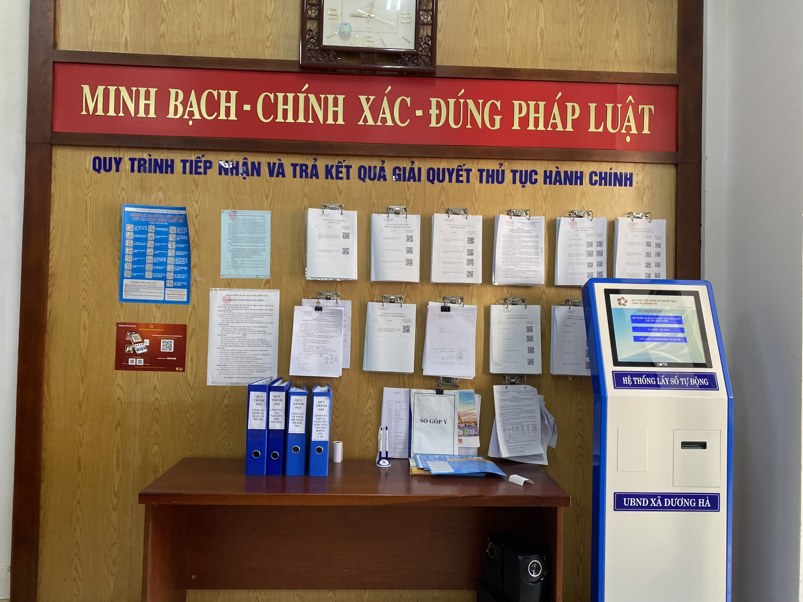 Công khai thủ tục hành chính  tại Bộ phận Tiếp nhận và Trả kết quả giải quyết TTHC xã Dương Hà...